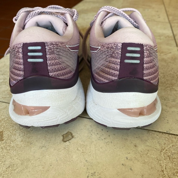 Asics Gel Kayano 28 Light Pink Running Shoes - Picture 7 of 10